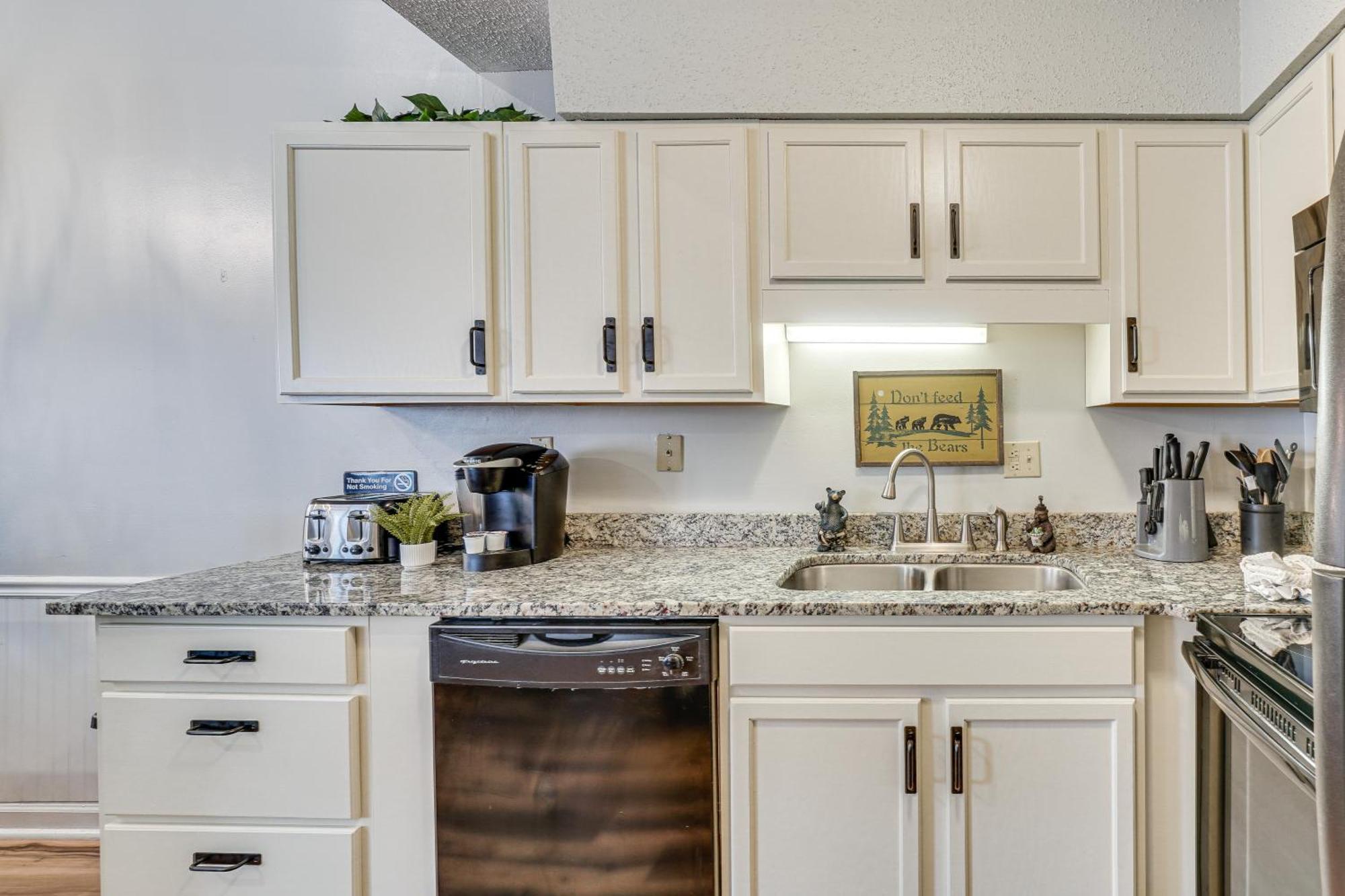 Downtown Gatlinburg Condo With Mountain-View Balcony Luaran gambar