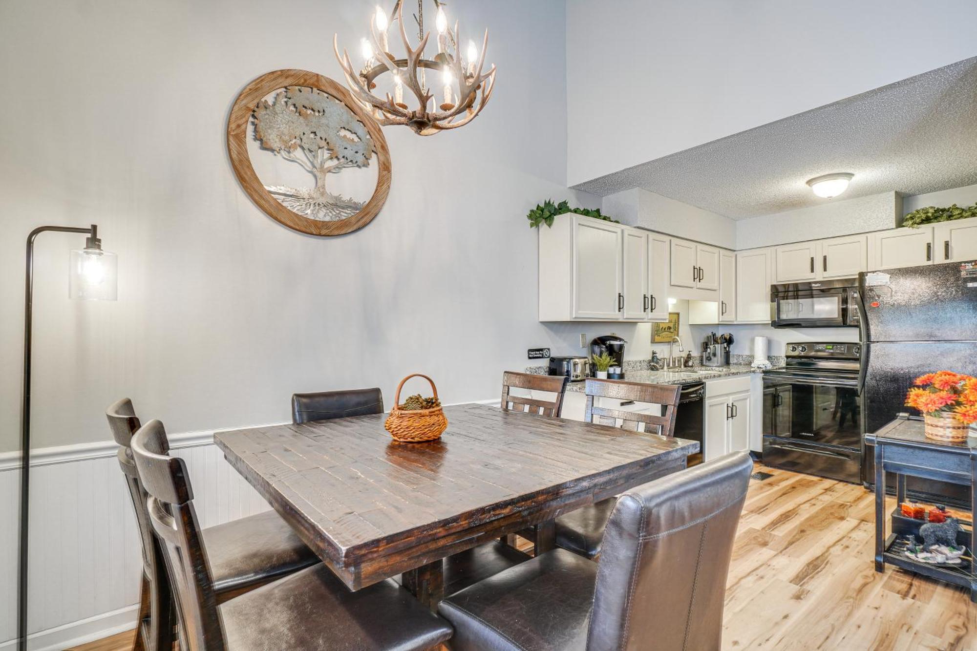 Downtown Gatlinburg Condo With Mountain-View Balcony Luaran gambar