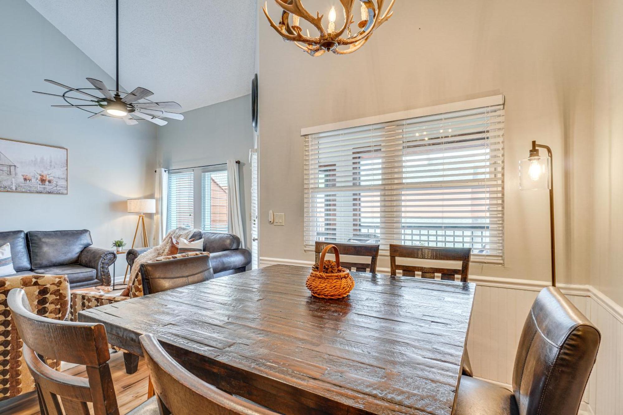 Downtown Gatlinburg Condo With Mountain-View Balcony Luaran gambar