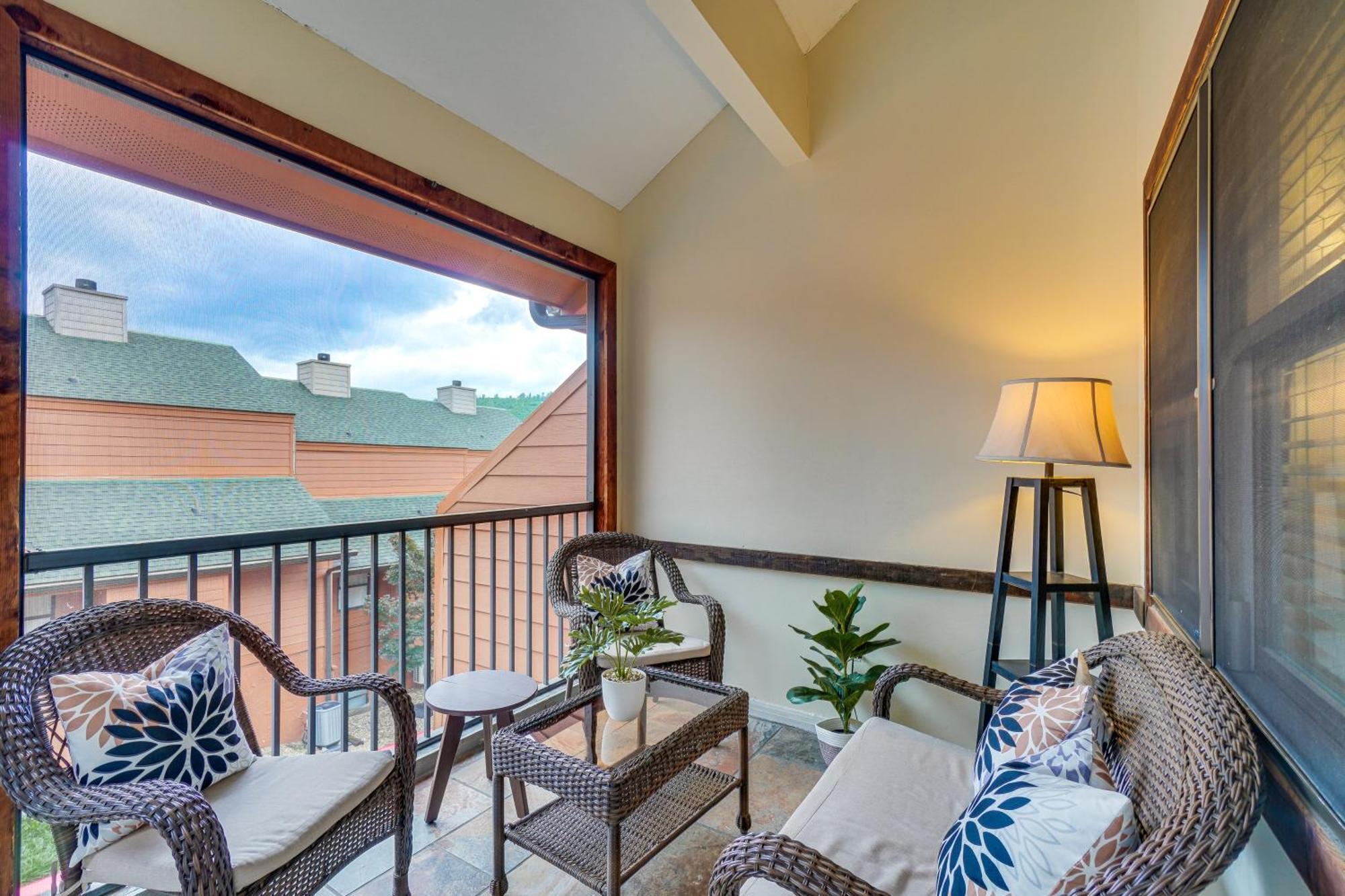 Downtown Gatlinburg Condo With Mountain-View Balcony Luaran gambar